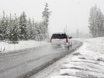 Συμβουλές για ασφαλή οδήγηση αυτοκινήτου τον χειμώνα