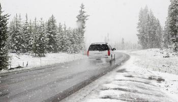 Συμβουλές για ασφαλή οδήγηση αυτοκινήτου τον χειμώνα